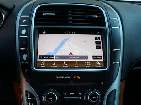 Used 2019 Lincoln Nautilus Reserve image 25