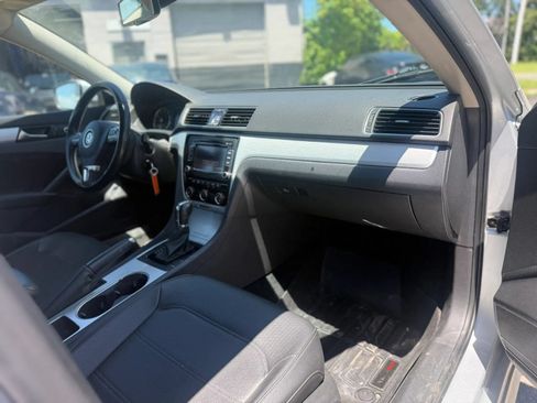 Used 2013 Volkswagen Passat 2.5 SE FWD image 12