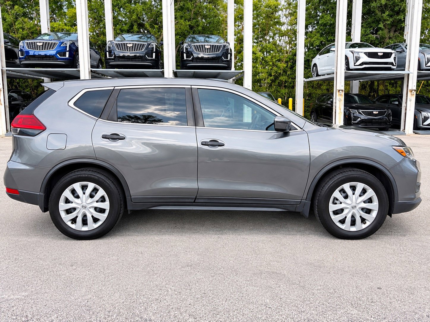 Used 2018 Nissan Rogue S FWD image 7