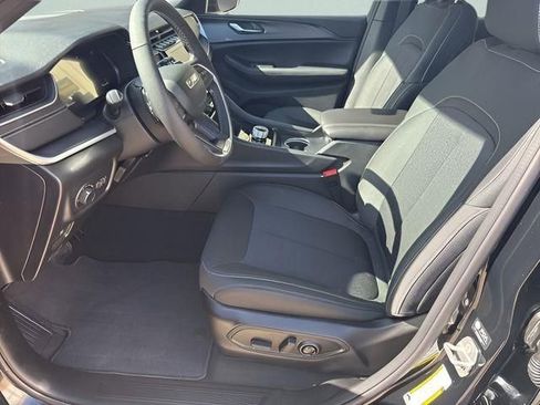 New 2026 Jeep Grand Cherokee Laredo image 13