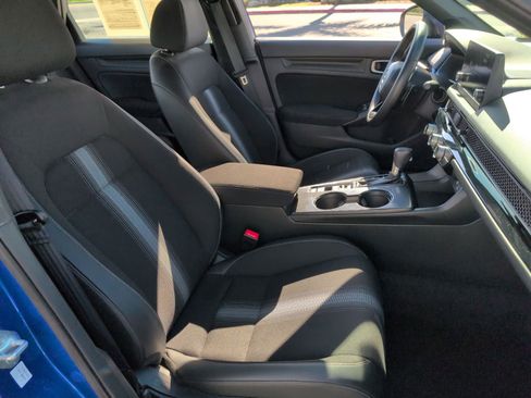 Used 2023 Honda Civic Sport image 18