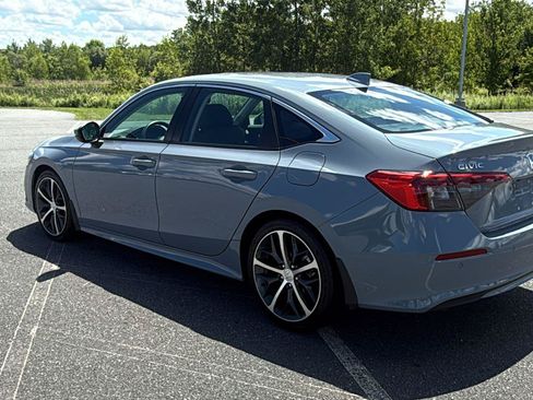Used 2024 Honda Civic Touring image 9