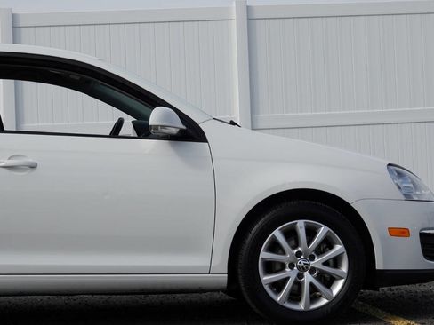 Used 2010 Volkswagen Jetta Limited Edition FWD image 28