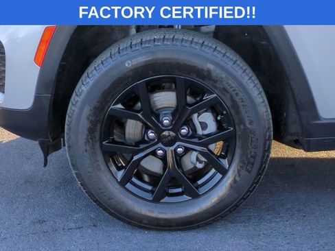 Certified 2024 Jeep Grand Cherokee Altitude image 10