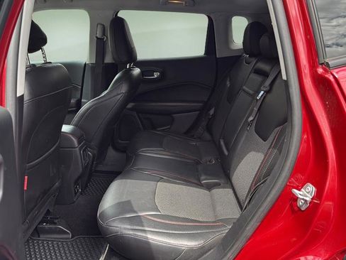 Used 2018 Jeep Compass Trailhawk w/ Navigation Group AWD/4WD image 15