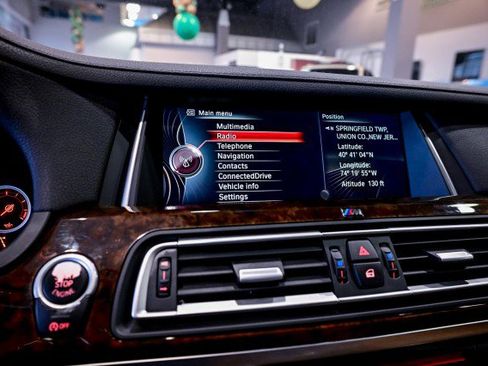 Used 2015 BMW 740Li xDrive image 36