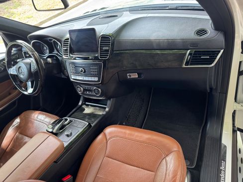 Used 2018 Mercedes-Benz GLS 550 4MATIC image 35