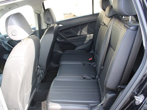 Used 2022 Volkswagen Tiguan SE FWD image 15