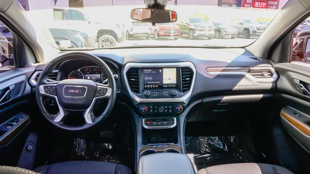 Used 2023 GMC Acadia SLE w/ Driver Convenience Package FWD image 14
