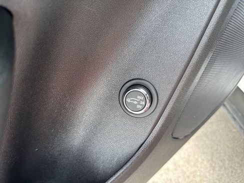 Used 2020 Chevrolet Blazer LT image 15