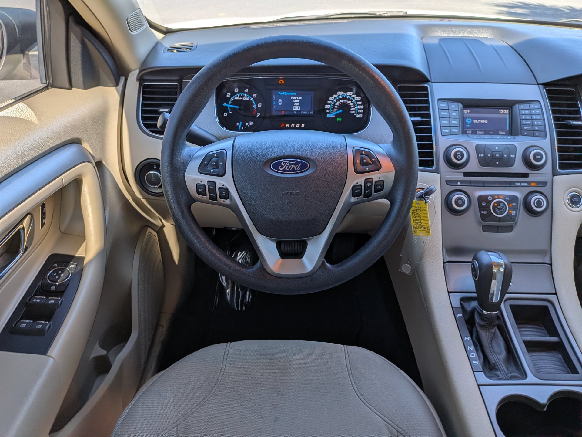 Used 2015 Ford Taurus SE FWD image 17