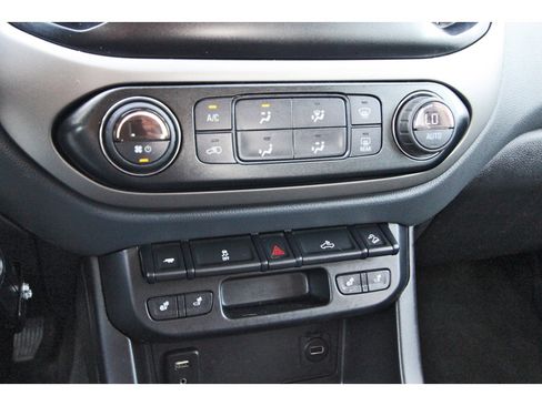 Used 2015 Chevrolet Colorado Z71 image 28