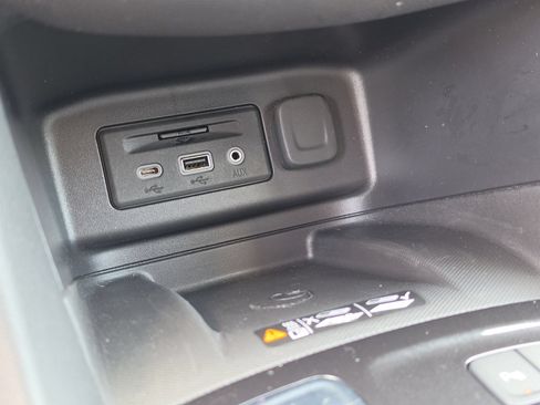Used 2024 Chevrolet Equinox Premier FWD image 27