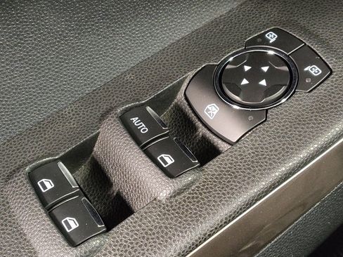 Used 2019 Ford EcoSport SE w/ SE Convenience Package image 27