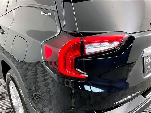 Certified 2024 GMC Terrain SLE w/ Driver Convenience Package FWD image 21