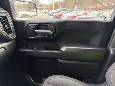 Used 2022 Chevrolet Silverado 1500 Custom image 23
