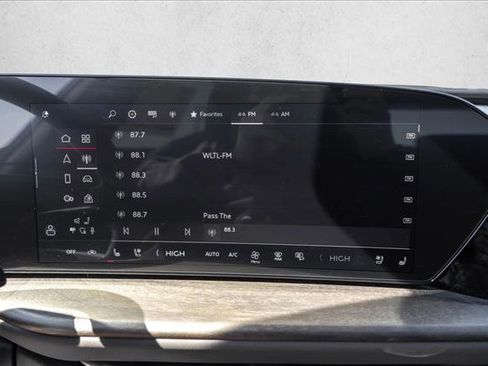 Certified 2025 Audi Q5 Premium Plus w/ Premium Plus AWD/4WD image 16