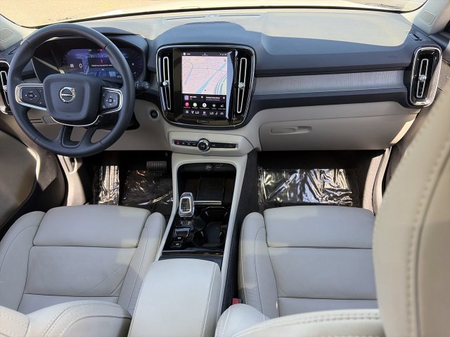 Used 2024 Volvo XC40 B5 Plus w/ Protection Package Premier AWD/4WD image 15