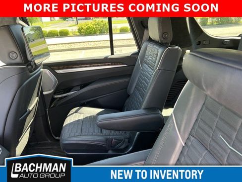 Used 2025 Cadillac Escalade Sport Platinum w/ LPO, Floor Liner Package AWD/4WD image 5