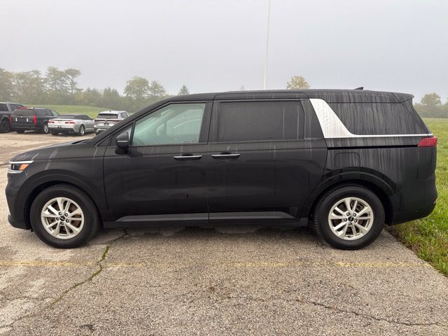 Used 2022 Kia Carnival LX FWD image 3