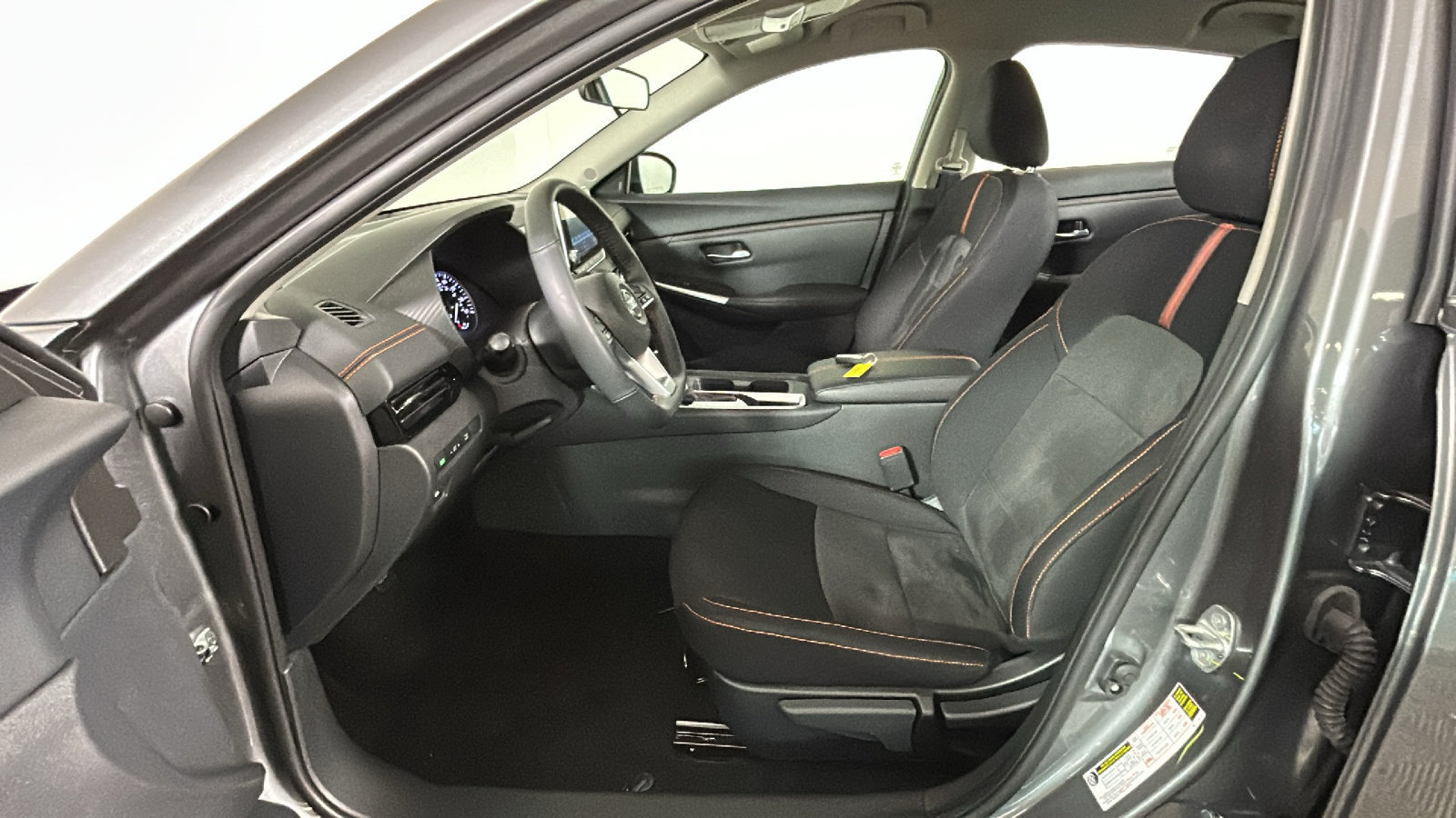 Used 2023 Nissan Sentra SR FWD image 13