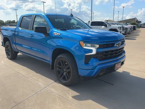 Used 2023 Chevrolet Silverado 1500 RST AWD/4WD image 3