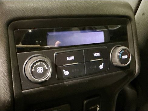 Used 2018 GMC Acadia SLT image 29