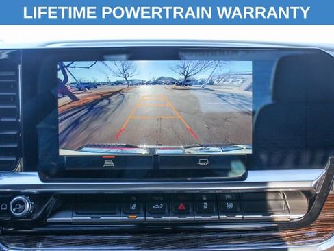 Used 2024 GMC Sierra 3500 SLE w/ SLE Convenience Package image 18