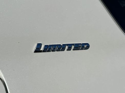 Used 2018 Toyota 4Runner Limited AWD/4WD image 21