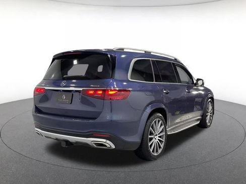 Used 2024 Mercedes-Benz GLS 580 4MATIC image 4