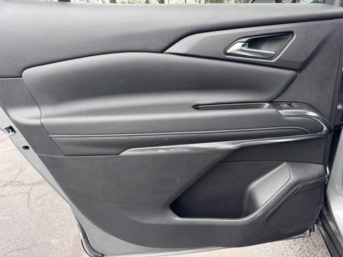 Used 2024 Chevrolet Traverse LT image 30