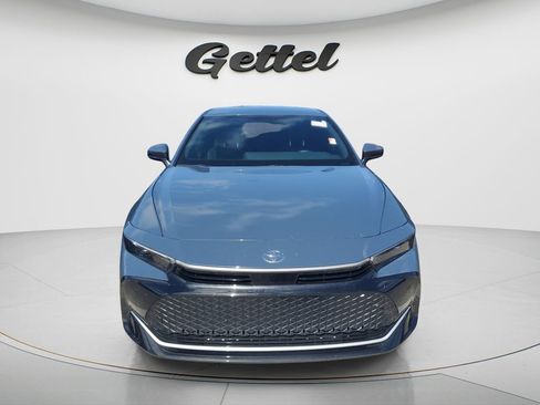 Used 2025 Toyota Crown XLE image 2