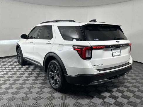 Used 2025 Ford Explorer Active w/ Active Comfort Package AWD/4WD image 5
