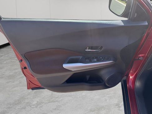 Used 2019 Nissan Kicks SR w/ Exterior Package image 24