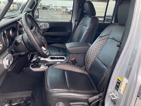 Used 2022 Jeep Gladiator Overland image 11