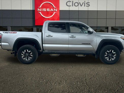Used 2023 Toyota Tacoma TRD Off-Road image 9