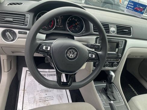 Used 2016 Volkswagen Passat 1.8T S FWD image 12