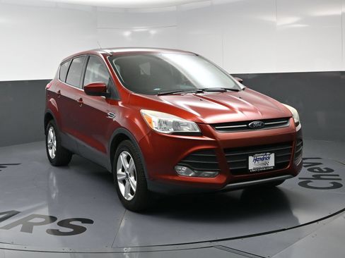 Used 2016 Ford Escape SE FWD image 3