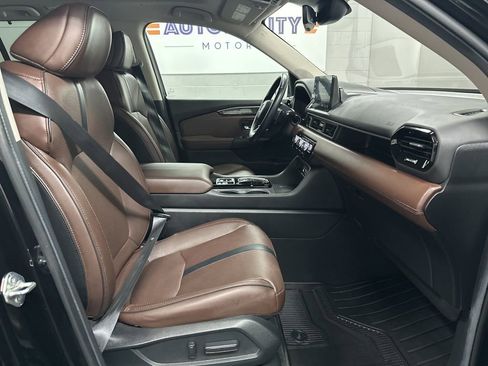 Used 2024 Honda Pilot Elite image 23