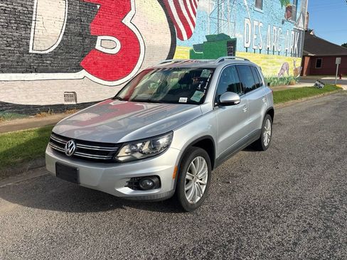 Used 2016 Volkswagen Tiguan SE AWD/4WD image 2