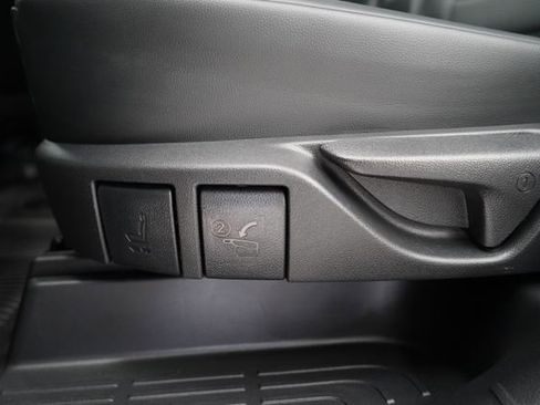 Used 2023 Toyota Highlander XLE image 68