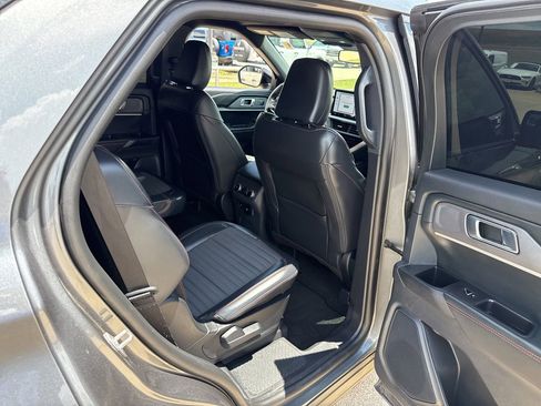 Used 2025 Ford Explorer ST-Line w/ Premium Package RWD image 13