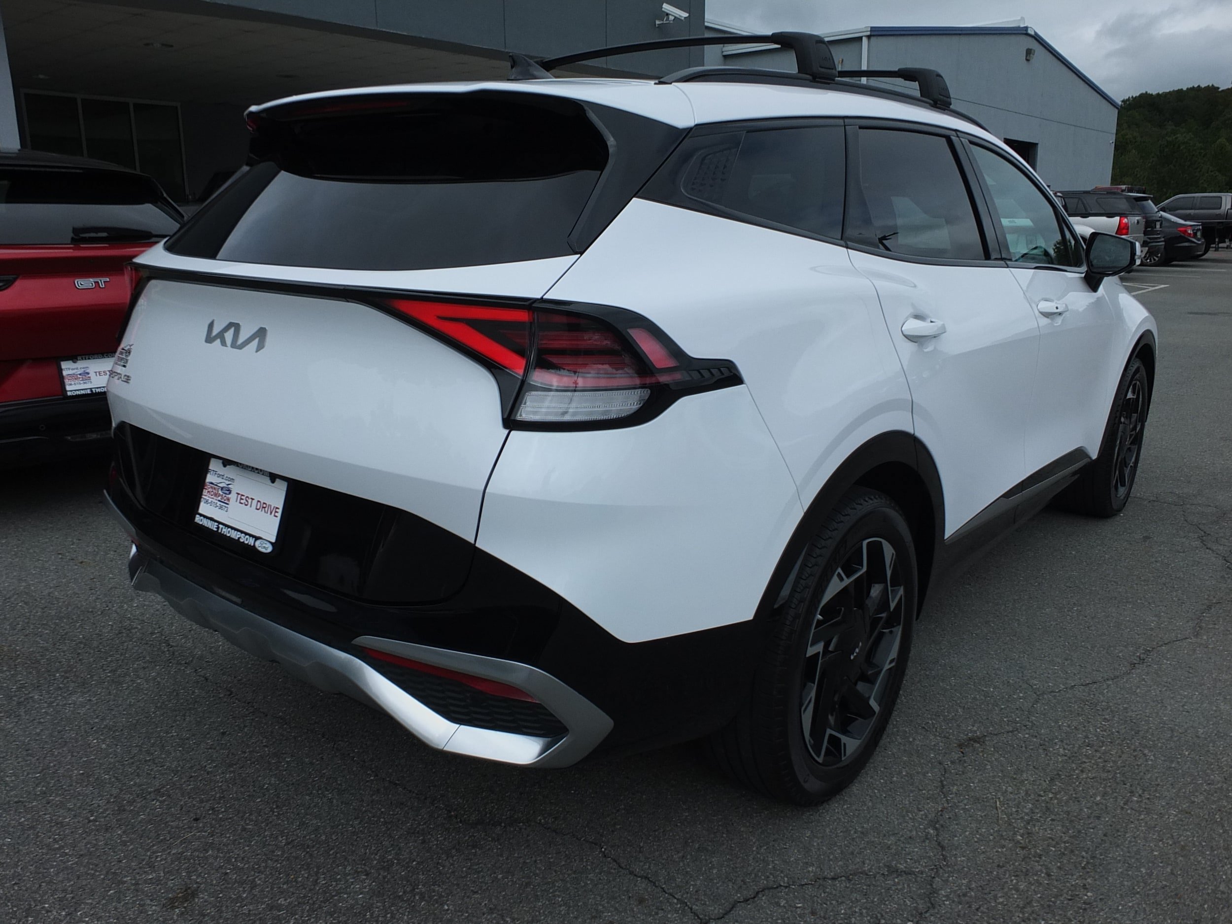 Used 2025 Kia Sportage SX FWD image 3