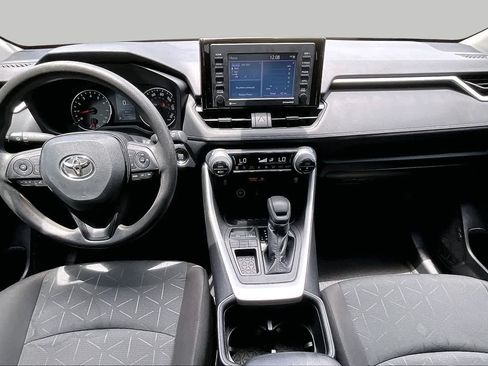Used 2022 Toyota RAV4 XLE FWD image 16