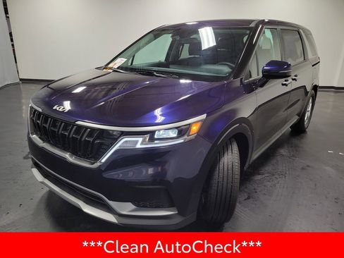 Used 2024 Kia Carnival LX image 4