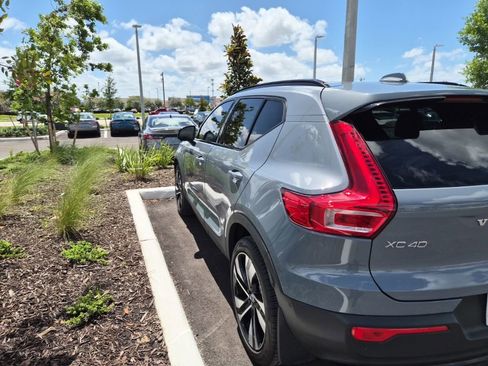 Used 2023 Volvo XC40 B4 Plus w/ Driver Assist Package image 4