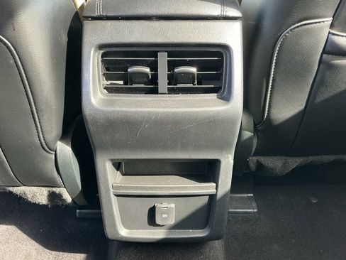 Used 2020 Ford Edge SEL image 44