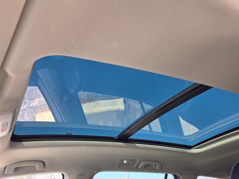 Used 2021 Volkswagen Atlas SEL Premium image 12