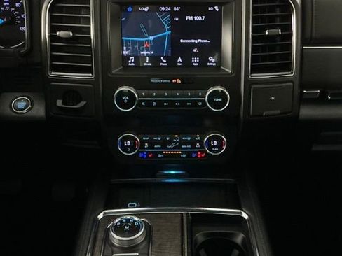Used 2019 Ford Expedition Limited w/ Equipment Group 302A RWD image 14