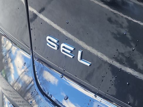 New 2026 Volkswagen Atlas Cross Sport SEL Premium R-Line image 4